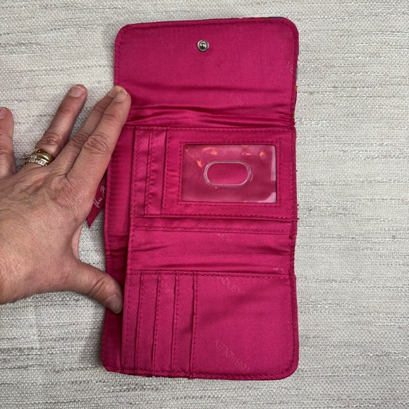 Vera Bradley Tri Fold Wallet Pink Paisley Quilted Snap Closure - Picture 5 of 6